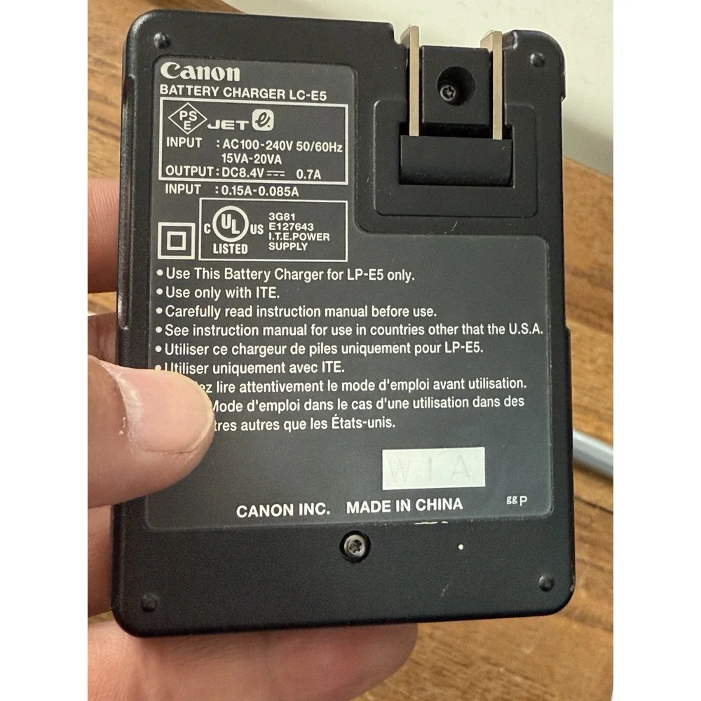 Canon Genuine LC-E5 Battery Charger With Battery